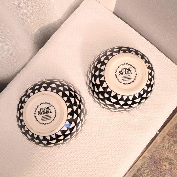 Thyme & Table Medallion Bowls Houndstooth Soup Cereal Ice Cream Set of 2 - Picture 5 of 8